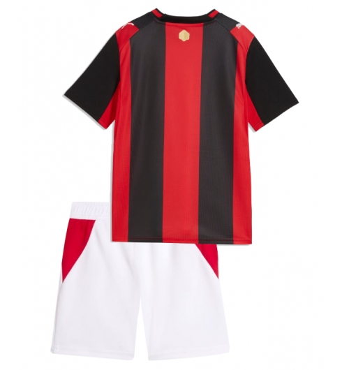 Köp Köp AC Milan Hemmatröja 2026-27 tröja set för barn på kopafotbollsset.com 2 Köpa Köp AC Milan Hemmatröja 2026-27 tröja set för barn på nätet 2
