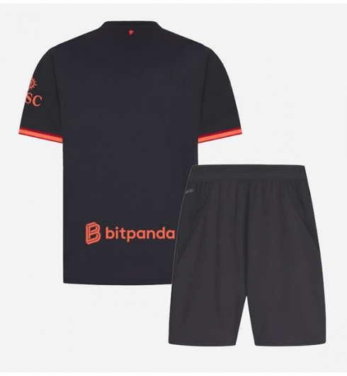 Köp Matchtröja Barn AC Milan Tredje Tröja 2026-27 svart Fotbollsset med Shorts på kopafotbollsset.com 2 Köpa Matchtröja Barn AC Milan Tredje Tröja 2026-27 svart Fotbollsset med Shorts på nätet 2