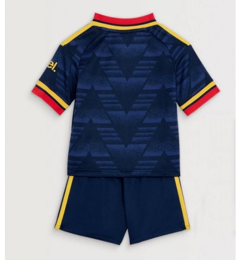 Köp Arsenal Barn Bortatröja 2026-27 Mini-Kit tröja med eget tryck på kopafotbollsset.com 2 Köpa Arsenal Barn Bortatröja 2026-27 Mini-Kit tröja med eget tryck på nätet 2
