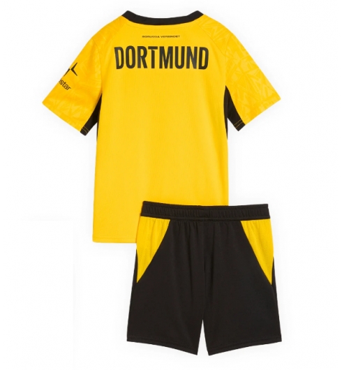 Köp Barn Borussia Dortmund Hemmatröja 2026-27 fotbollskläder med shorts på kopafotbollsset.com 2 Köpa Barn Borussia Dortmund Hemmatröja 2026-27 fotbollskläder med shorts på nätet 2
