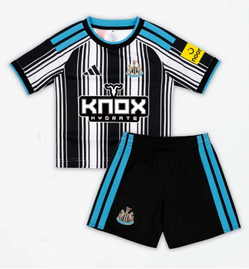 Köp Newcastle United Hemmatröja 2026-27 fotbollströja barn med namn på kopafotbollsset.com Köpa Newcastle United Hemmatröja 2026-27 fotbollströja barn med namn på nätet