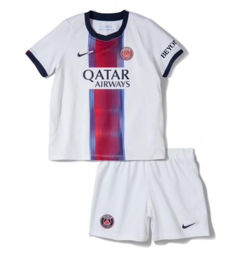 Köp Köp Paris Saint-Germain PSG barn Bortatröja 2026-27 vit Kortärmad + Korta byxor på kopafotbollsset.com Köpa Köp Paris Saint-Germain PSG barn Bortatröja 2026-27 vit Kortärmad + Korta byxor på nätet