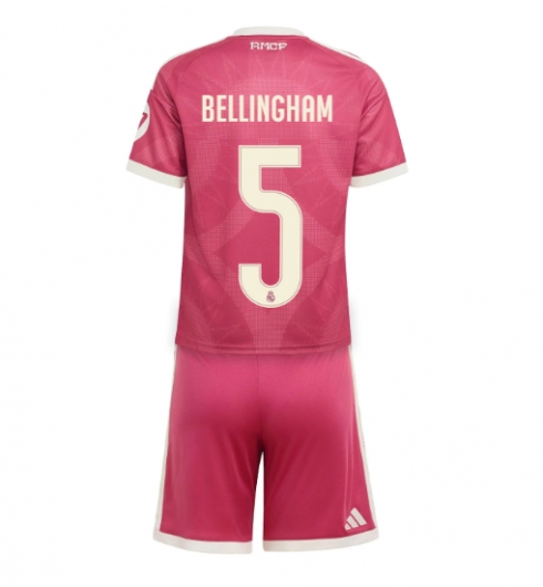 Köp Jude Bellingham #5 Real Madrid Tredje Tröja Barn 2026-27 Fotbollsset med Shorts på kopafotbollsset.com Köpa Jude Bellingham #5 Real Madrid Tredje Tröja Barn 2026-27 Fotbollsset med Shorts på nätet