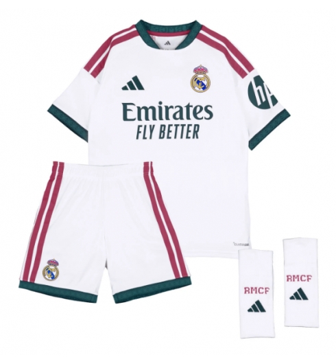 Köp Fotbollströjor Real Madrid Vinicius Junior #7 Hemmatröja 2026-27 Barn Kortärmad + Korta byxor på kopafotbollsset.com 2 Köpa Fotbollströjor Real Madrid Vinicius Junior #7 Hemmatröja 2026-27 Barn Kortärmad + Korta byxor på nätet 2