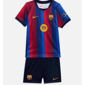 Köp Fotbollsset Barn billiga Barcelona Hemmatröja 2026-27 Mini-Kit Fotbollskläder på kopafotbollsset.com Köpa Fotbollsset Barn billiga Barcelona Hemmatröja 2026-27 Mini-Kit Fotbollskläder på nätet