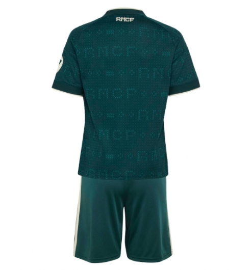 Köp Billiga Real Madrid barn Bortatröja 2026-27 Mini-Kit fotbollskläder med shorts på kopafotbollsset.com 2 Köpa Billiga Real Madrid barn Bortatröja 2026-27 Mini-Kit fotbollskläder med shorts på nätet 2