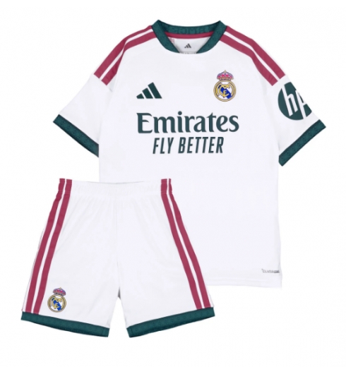 Köp Fotbollströjor barn billigt Real Madrid Hemmatröja 2026-27 vit på kopafotbollsset.com Köpa Fotbollströjor barn billigt Real Madrid Hemmatröja 2026-27 vit på nätet
