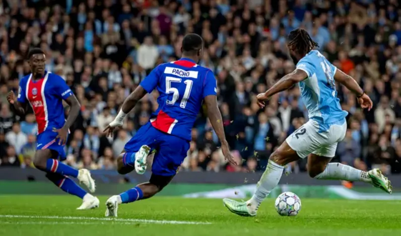 Manchester City 2–4 PSG, vilket satte stopp för Manchester Citys segersvit på åtta matcher.